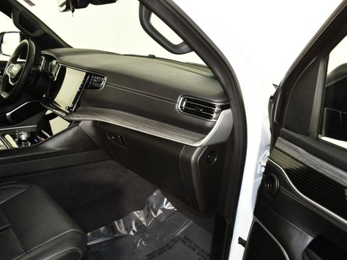 Used 2024 Jeep Wagoneer Series III image 43