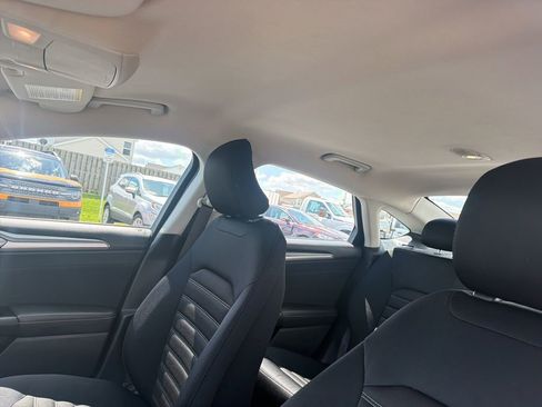 Used 2015 Ford Fusion SE FWD image 24