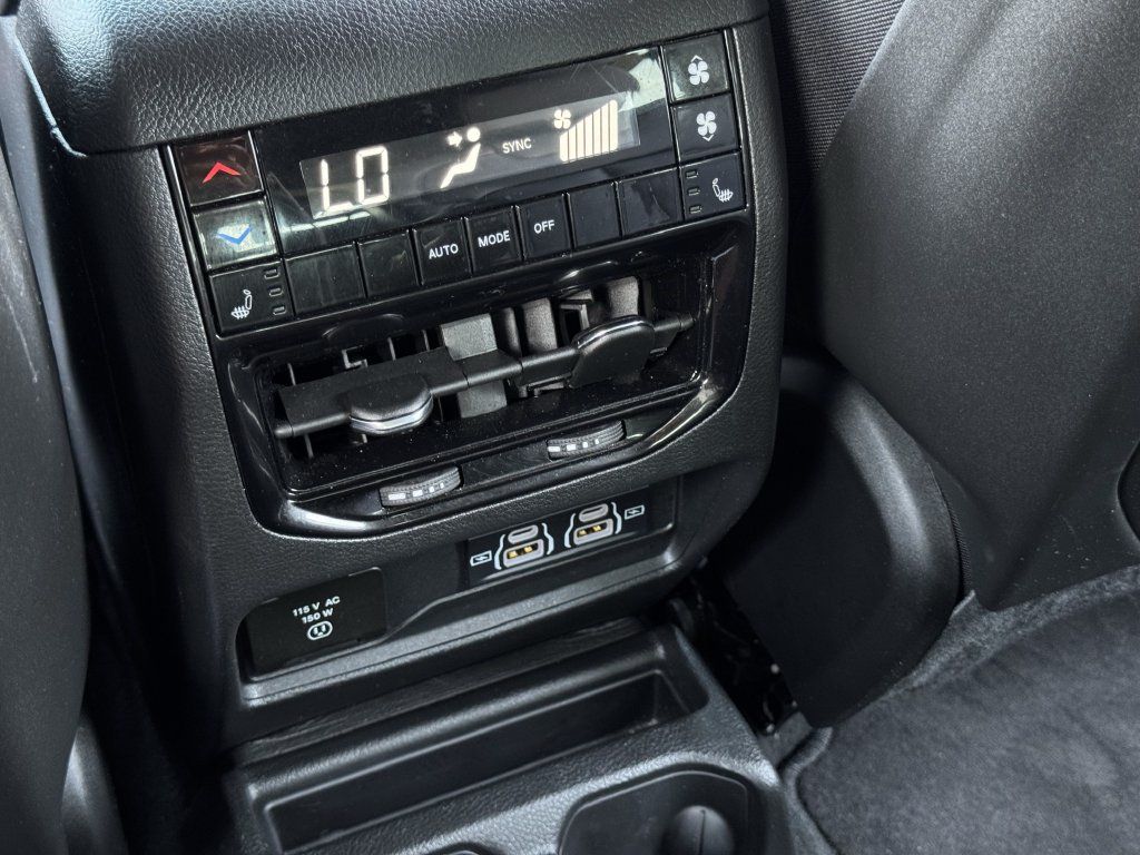 Used 2025 Jeep Grand Cherokee L Limited RWD image 28