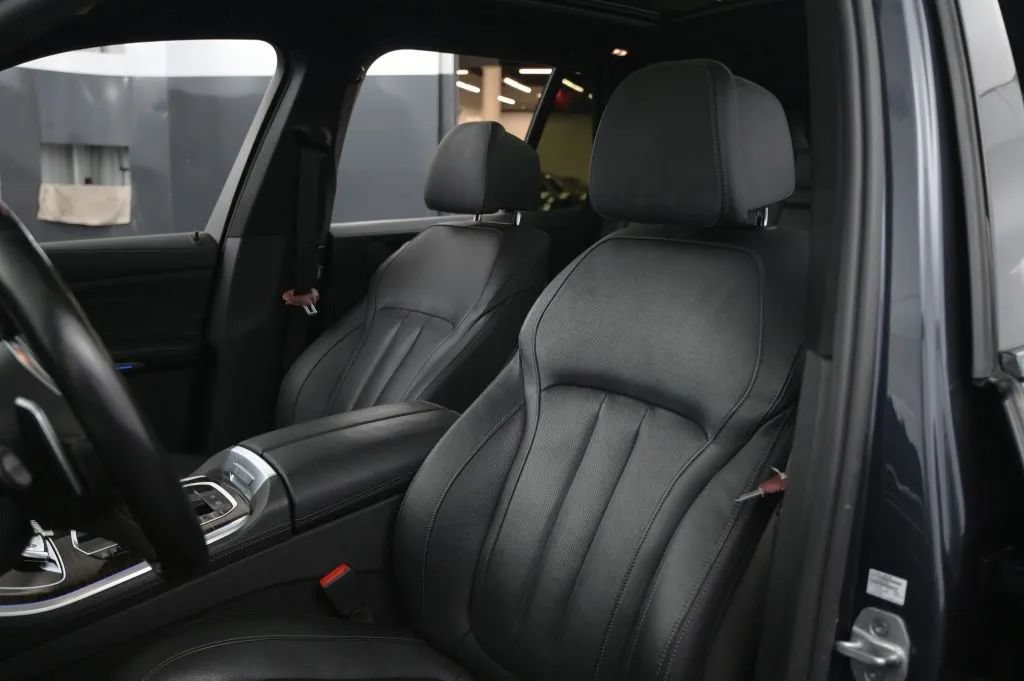 Used 2021 BMW X5 M50i AWD/4WD image 43