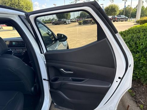 Used 2025 Hyundai Santa Cruz SEL FWD image 13