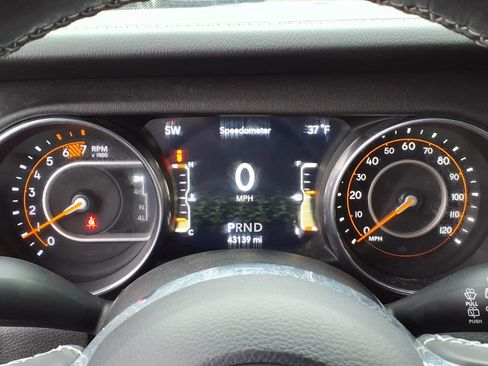 Used 2023 Jeep Wrangler Sahara w/ Cold Weather Group image 21