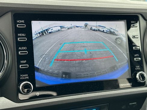 Used 2021 Toyota Tacoma TRD Off-Road w/ Technology Package image 18