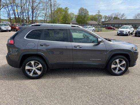 Used 2019 Jeep Cherokee Limited AWD/4WD image 7