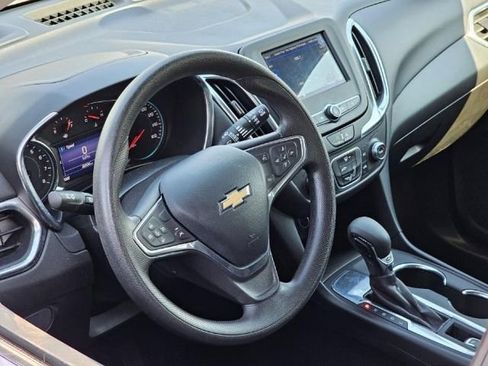 Used 2022 Chevrolet Equinox LT image 14