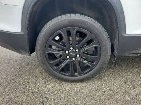 Used 2023 GMC Acadia SLE w/ Driver Convenience Package FWD image 6
