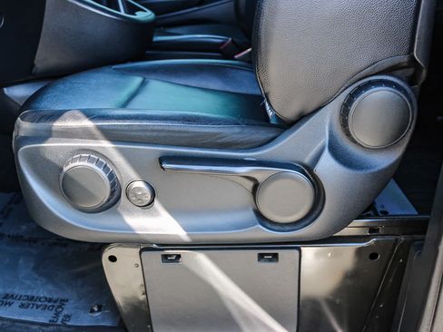 Used 2018 Mercedes-Benz Metris Passenger image 20
