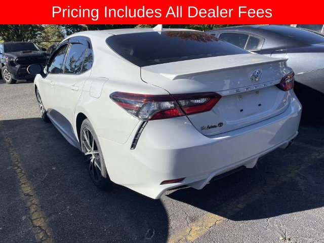 Used 2024 Toyota Camry SE w/ Convenience Package FWD image 5