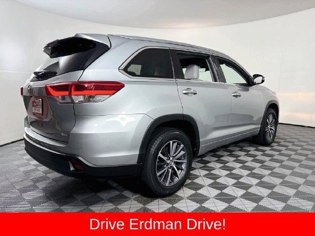 Used 2018 Toyota Highlander XLE FWD image 23