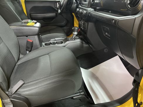 Used 2021 Jeep Wrangler Unlimited Sport image 13