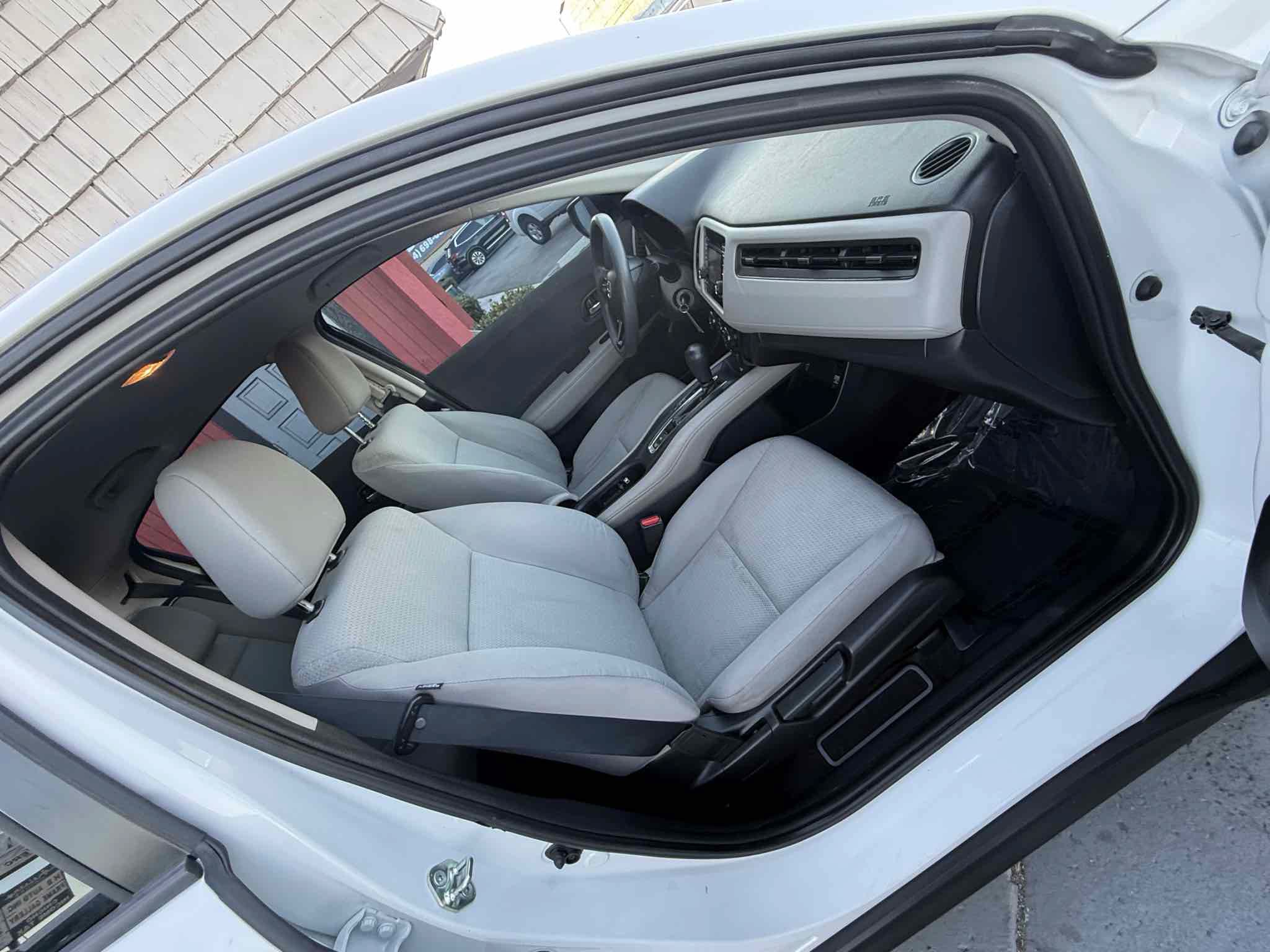 Used 2020 Honda HR-V LX image 17