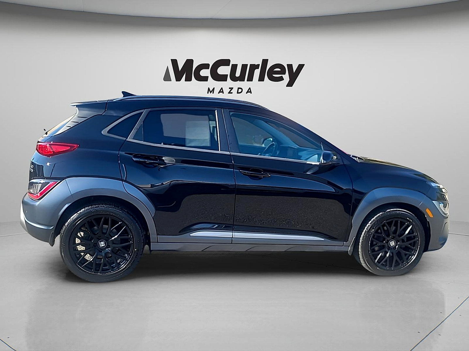 Used 2022 Hyundai Kona Limited w/ Cargo Package AWD/4WD image 8