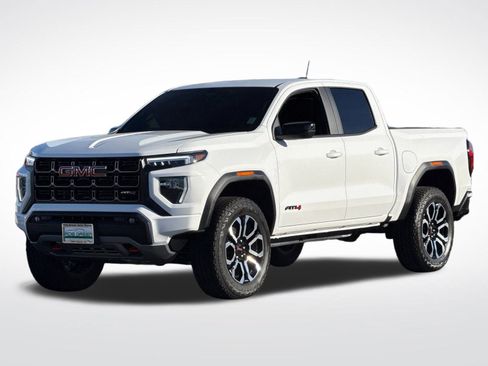 Used 2025 GMC Canyon AT4 w/ Nightfall Edition image 7