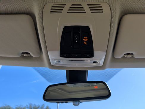 Used 2014 BMW 320i Sedan image 25