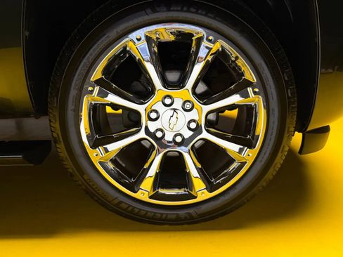 Used 2013 Chevrolet Avalanche LTZ AWD/4WD image 7