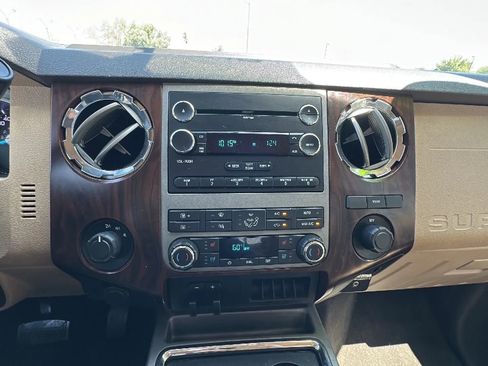 Used 2011 Ford F450 Lariat w/ Lariat Interior Pkg AWD/4WD image 14