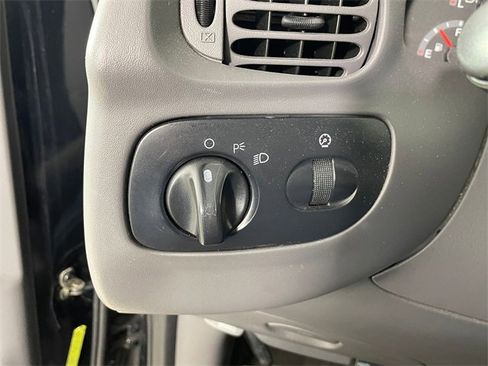 Used 2002 Ford F150 King Ranch image 9