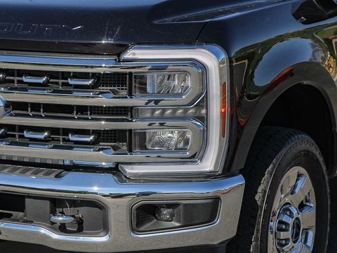 Used 2024 Ford F250 Lariat w/ Chrome Package AWD/4WD image 7
