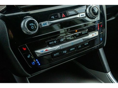 Used 2024 Ford Explorer Limited image 24