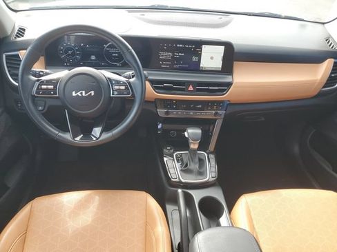 Certified 2024 Kia Seltos EX AWD/4WD image 11