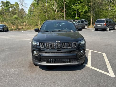 New 2026 Jeep Compass Latitude image 2