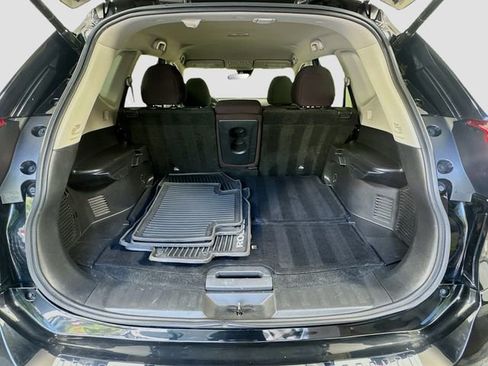 Used 2019 Nissan Rogue SV AWD/4WD image 27