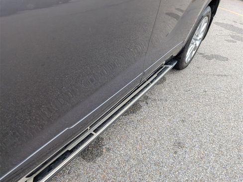 Used 2021 Toyota Highlander Limited image 9