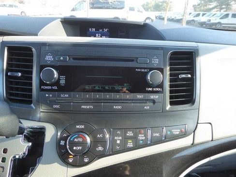 Used 2014 Toyota Sienna LE image 14