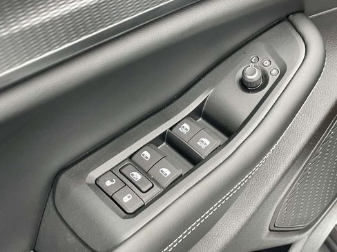 New 2025 Jeep Grand Cherokee Altitude image 25