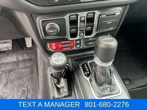 Used 2025 Jeep Gladiator Rubicon AWD/4WD image 25
