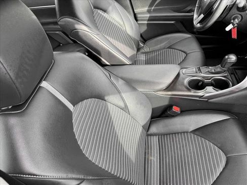 Used 2024 Toyota Camry SE image 19