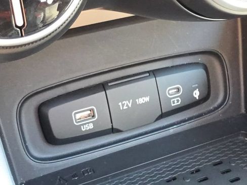 Used 2026 Hyundai Venue SEL FWD image 28