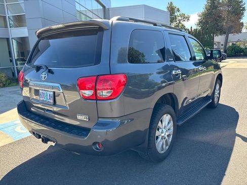 Used 2017 Toyota Sequoia Platinum AWD/4WD image 7