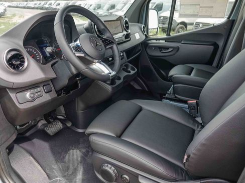 New 2026 Mercedes-Benz Sprinter 2500 image 17