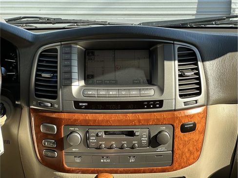 Used 2005 Lexus LX 470 4WD image 19