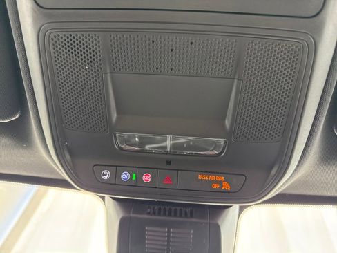 New 2026 Chevrolet Equinox LT w/ Convenience Package II image 33