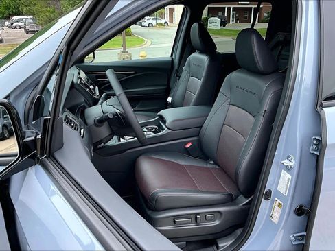 New 2026 Honda Ridgeline Black Edition image 9
