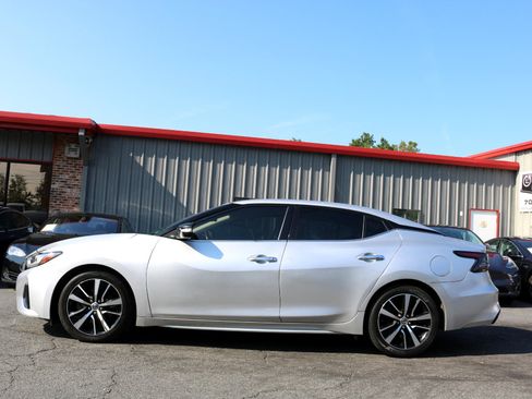 Used 2021 Nissan Maxima 3.5 SV w/ Floor Mat Group image 4