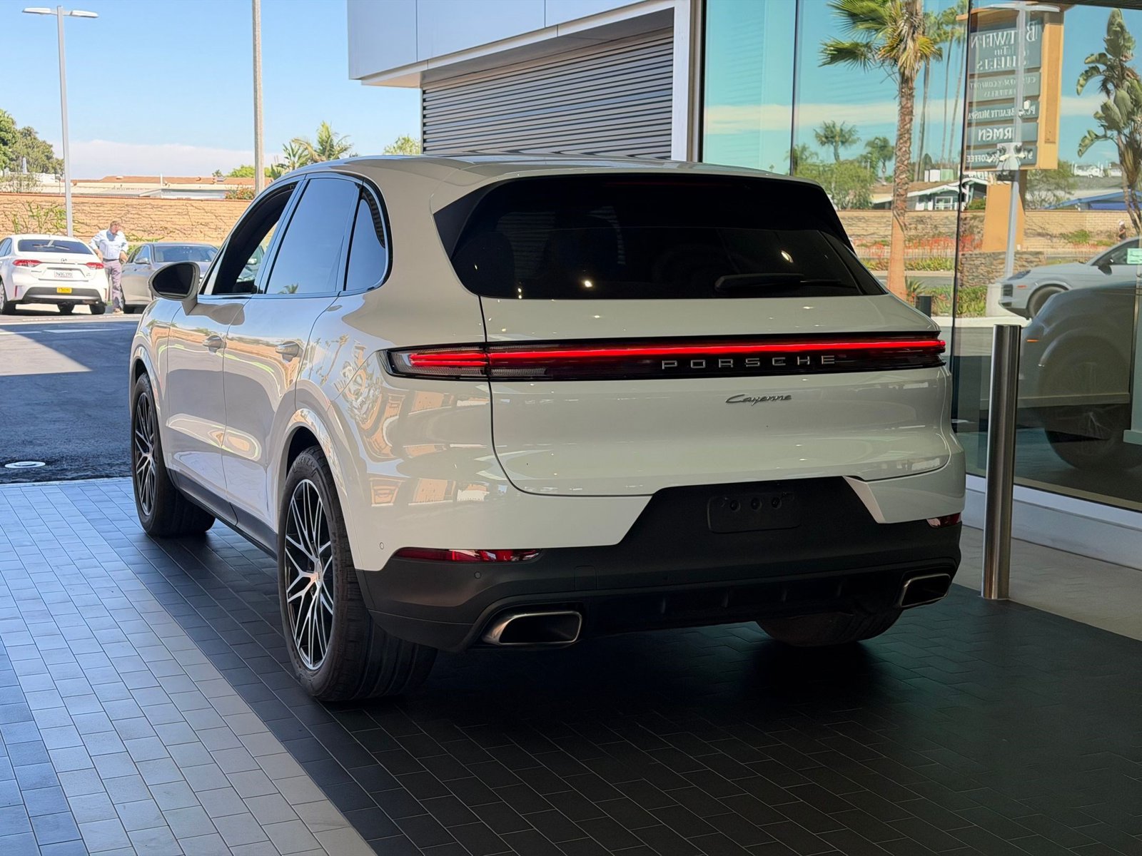Certified 2024 Porsche Cayenne AWD/4WD image 10