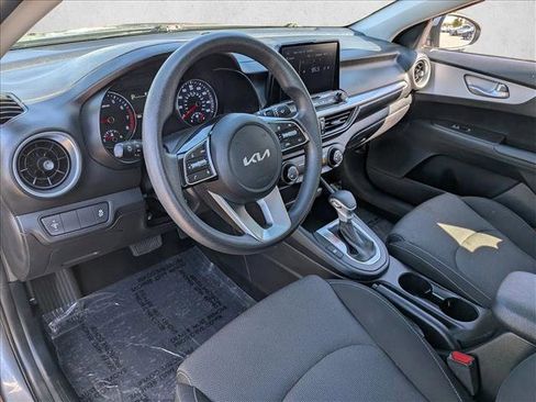 Used 2024 Kia Forte LXS image 9