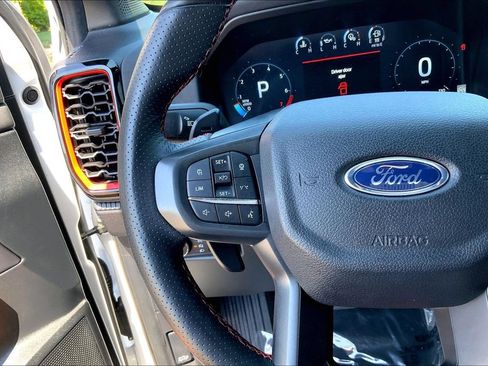 Used 2025 Ford Ranger Raptor AWD/4WD image 16