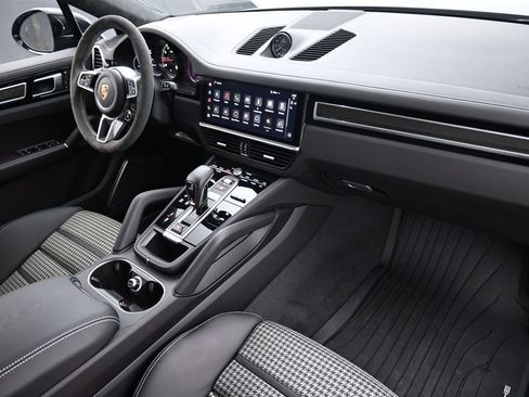 Certified 2022 Porsche Cayenne GTS image 30