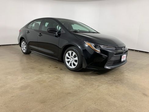 Used 2024 Toyota Corolla LE image 5