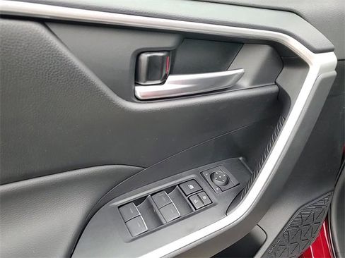 Used 2025 Toyota RAV4 XLE w/ Convenience Package image 10