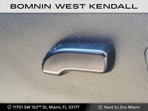 Used 2022 Nissan Frontier SV image 12