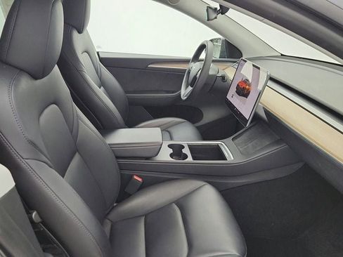 Used 2025 Tesla Model Y Long Range image 48