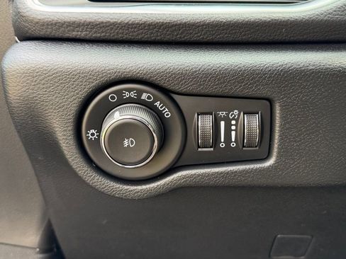 New 2026 Chrysler Pacifica Limited image 24