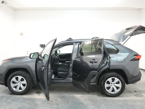 Used 2020 Toyota RAV4 LE image 19