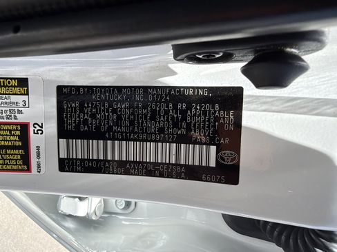 Used 2024 Toyota Camry SE FWD image 40