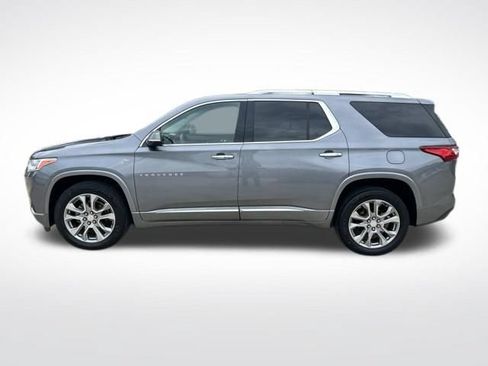Used 2019 Chevrolet Traverse Premier w/ Driver Confidence II Package FWD image 6